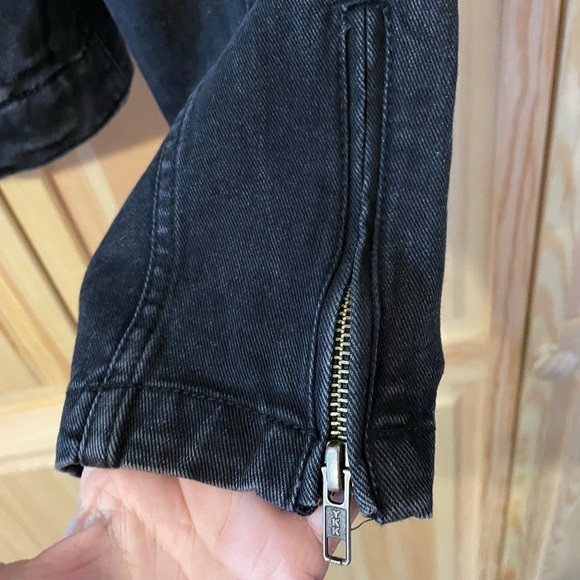 T7. Black Tape Moto Jacket. Large - Picture 5 of 8